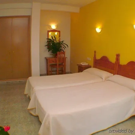 Ξενοδοχείο Carmen Teresa 3*