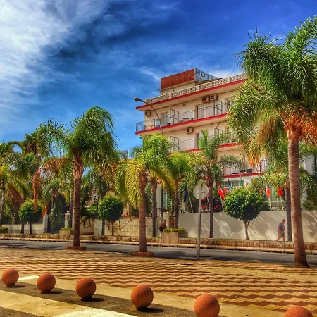 Hotel Carmen Teresa 3*